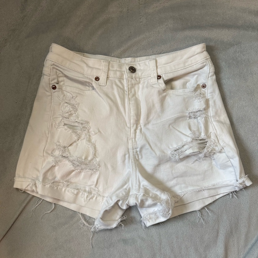 American Eagle Distressed White Mom Shorts - Picture 3 of 6